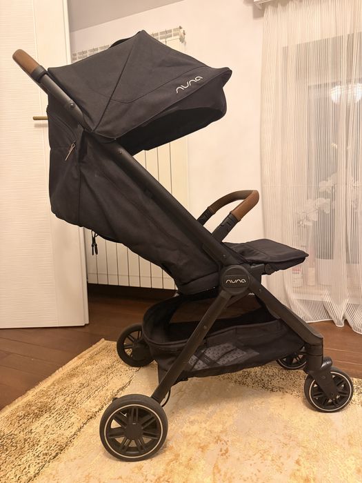 Carucior Nuna TRVL Caviar