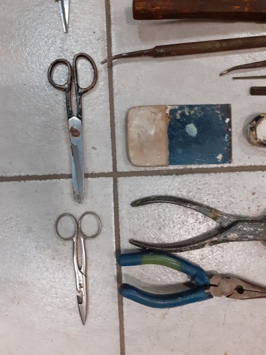 Лот стари инструменти,клещи,ножица,пила,отверка,шпакла,чук,