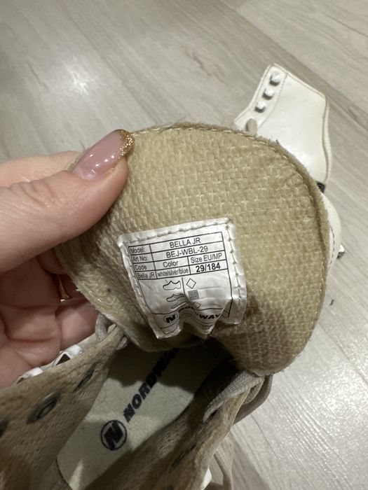 Продам коньки фигурные