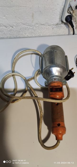 Продам светильник переноску