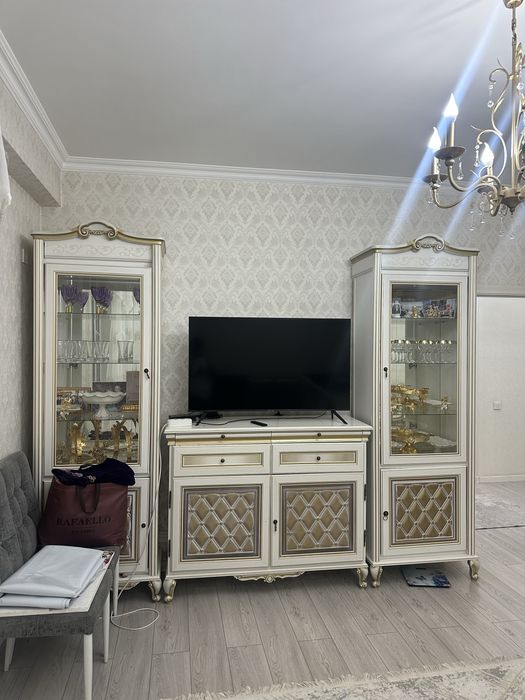 Продам горку для гостиной