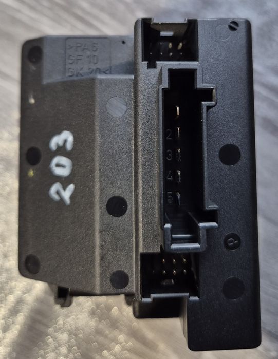 Контактна кутия,гълтач мерцедес W203