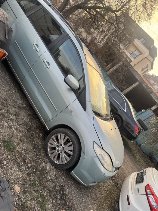 Mazda 5 на части
