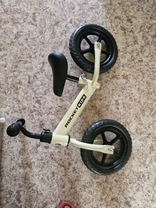 Продам новую беговел