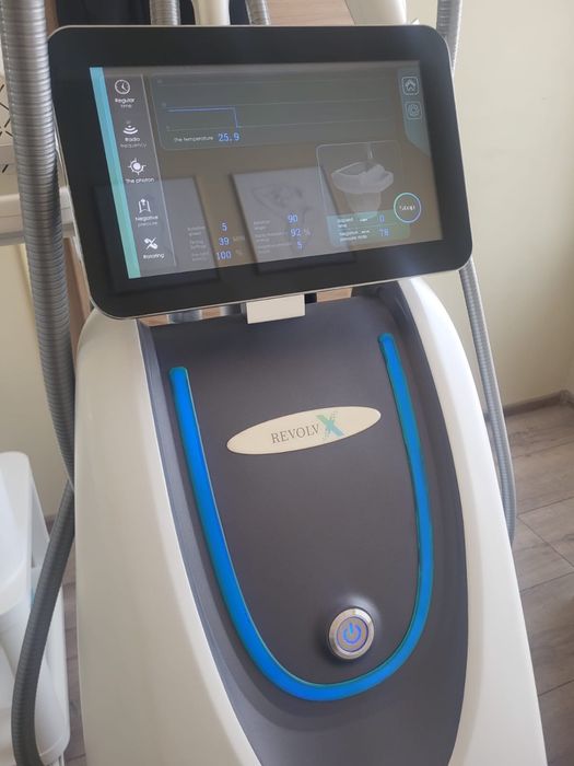 Vând aparat profesional de remodelare corporală și facială REVOLV-X