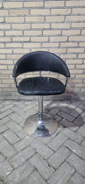 Stul barnikaday sotiladi