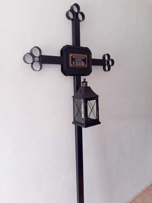 Cruce Metal Fier cu Felinar,pentru Mormânt TRANSPORT GRATUIT