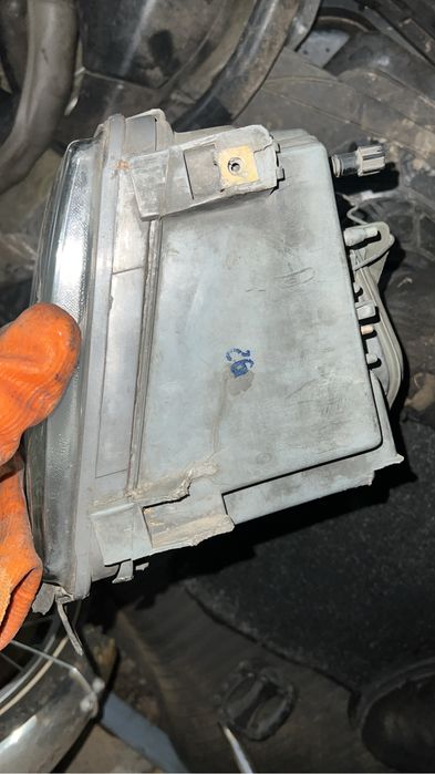 Фар на мерседес w124