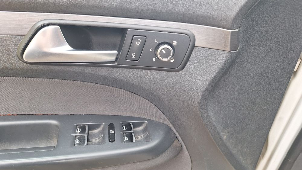 VW Touran 1.6TDI 105кс на части