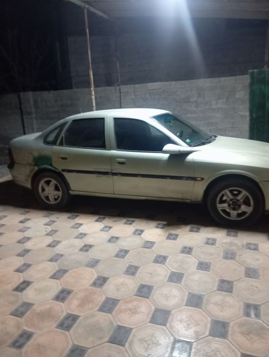 Продам Опель вектор б автомат 2 куба