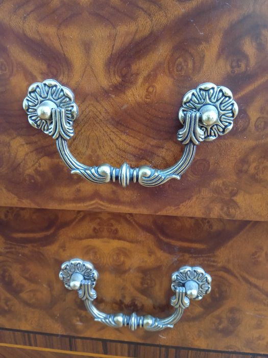 Сервант-витрина, классика, стекло — Астана