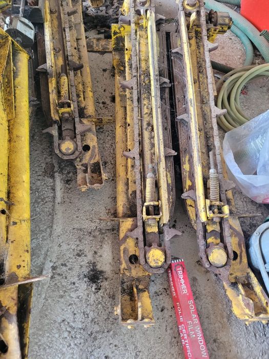 Vând secții masa  porumb New Holland
Vând secții masa porumb new hol