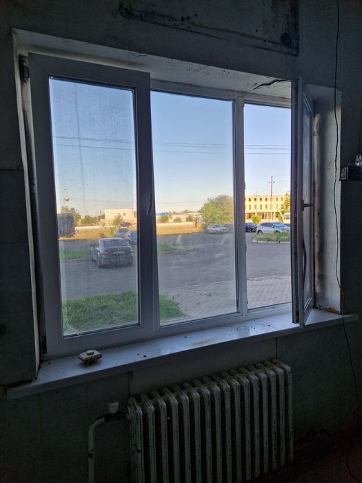 Продам пласт. окна и двери