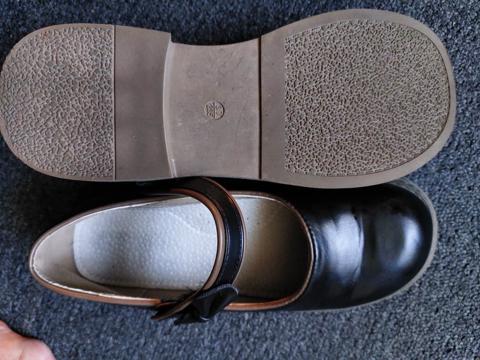 Vând pantofi negri nr.37