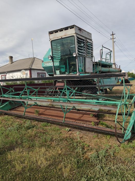 Продам  комбайн Енисей 1200