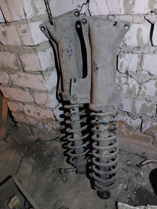 Продам стойки задние