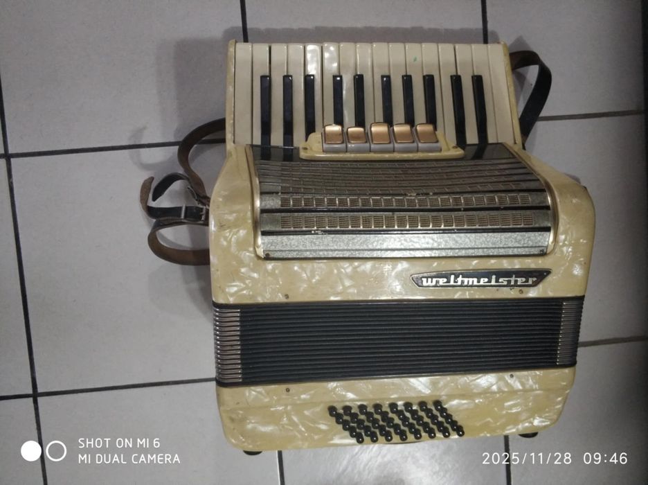 Акордеон Weltmeister, 40 баса