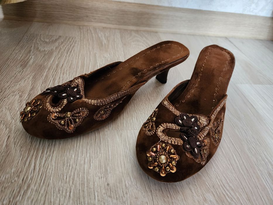 Бархатные тапочки из Дубая