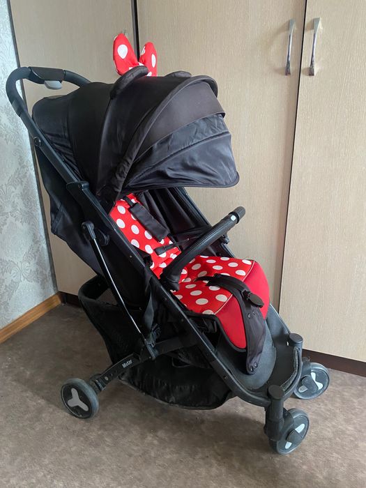 Коляска прогулочная + лыжи на коляску