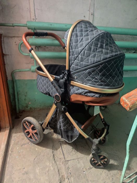 Коляска в хорошем состояний