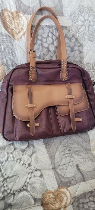 Чанта цвят бордо