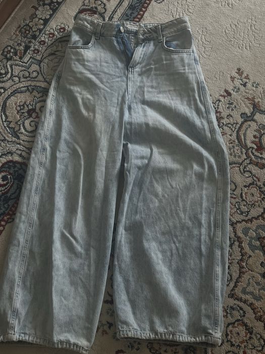 Продам голубые джинсы