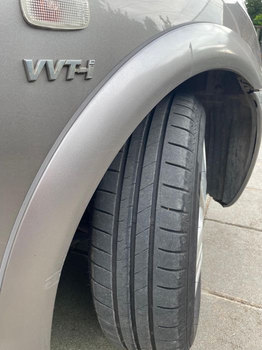 Toyota yaris verso-1,3 vvti benzin.