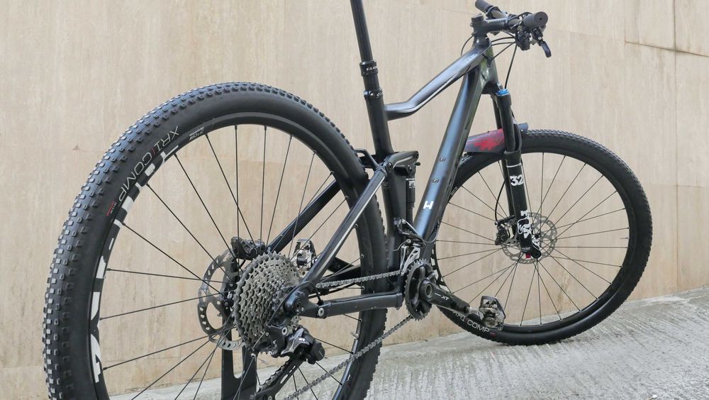 Cube Stereo 120 Race, 29", HPC карбон, FOX Performance 120 мм, Shimano XT 2x11