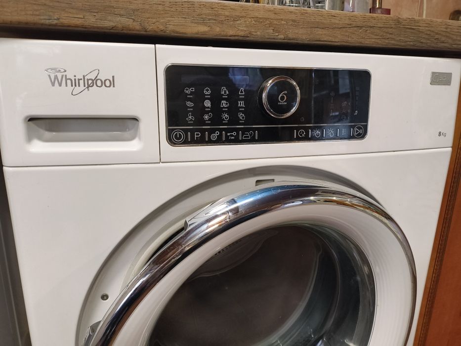 Продавам сушилня Whirlpool