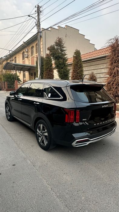Kia sarento full pazitsiya sotiladi