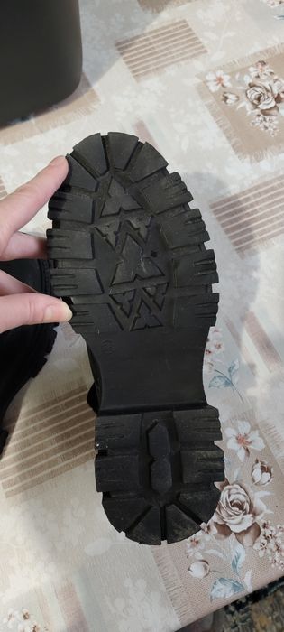 Продаются ботинки женские демисезонные из натуральной кожи