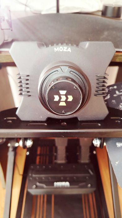 MOZA Racing R5 Bundle