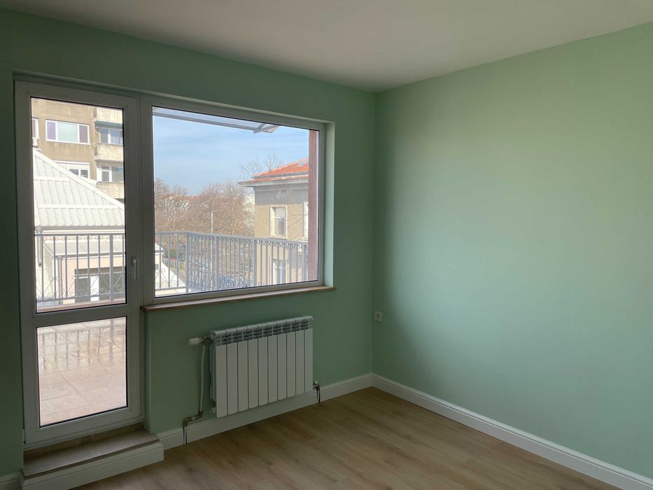 Продава се Двустаен апартамент в Русе, Възраждане - 75 кв.м за 1598 €/кв.м - Снимка #2