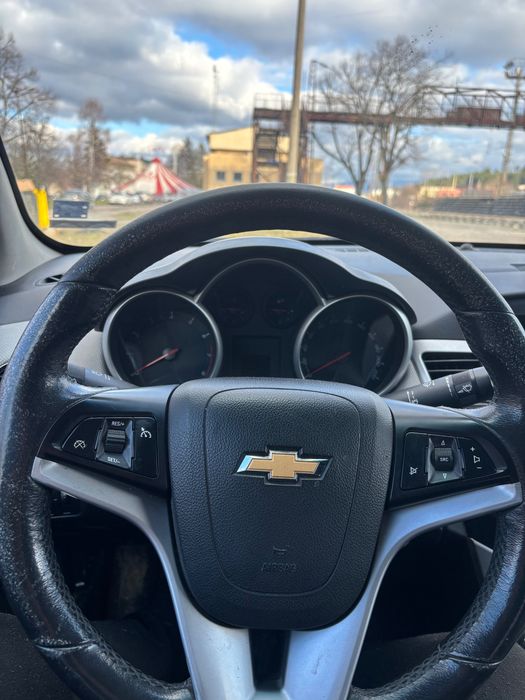 Chevrolet Cruze 1.8 на части
