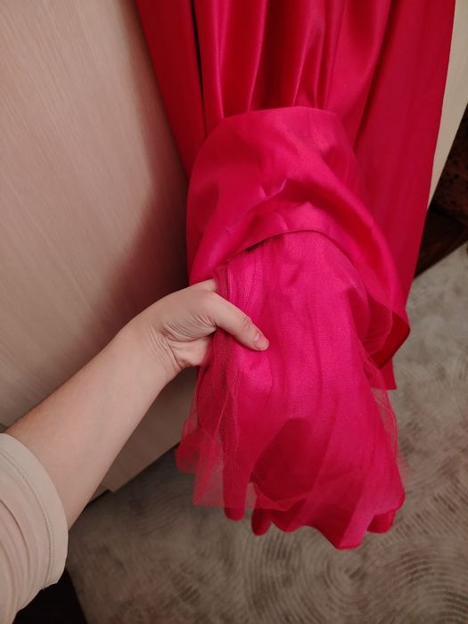 Вечернее платье одевалась один раз