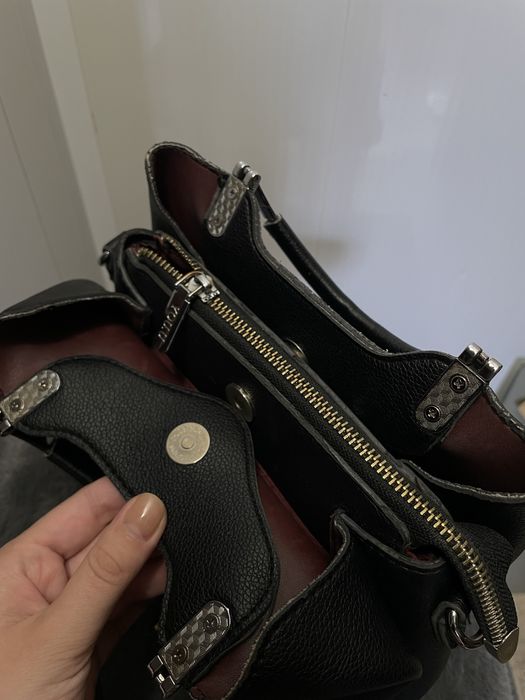 сумка кожаная и планшет для военных