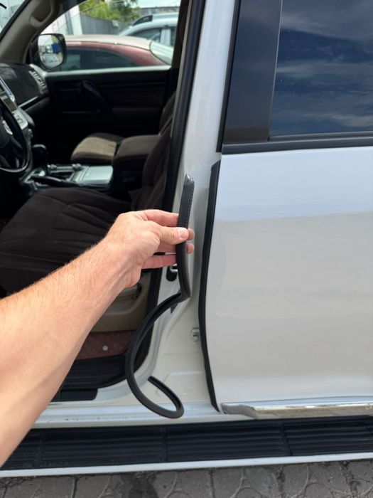 Уплотнительные резинки дверей Toyota Prado 120/gx470