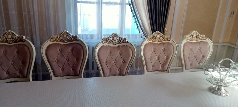 Стол Стулья для гостиной