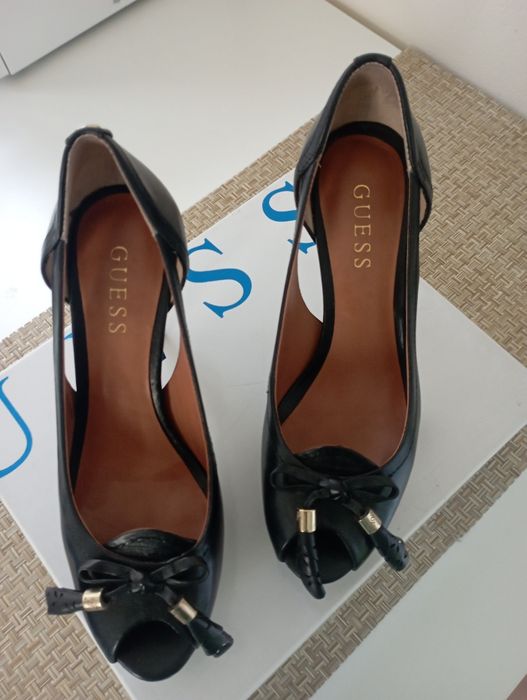 ,оригинални Дамски обувки  GUESS - размер 37