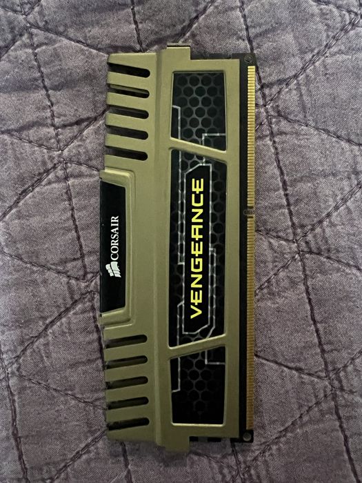 Corsair Vengeance 8GB [2x4GB] DDR3 1600Mhz Kit RAM