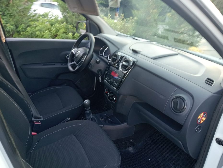 Vând Dacia logy 7 locuri !