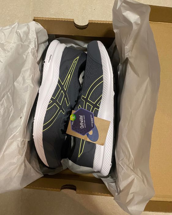 Маратонки Асикс номер 46, отговаря на 44-45