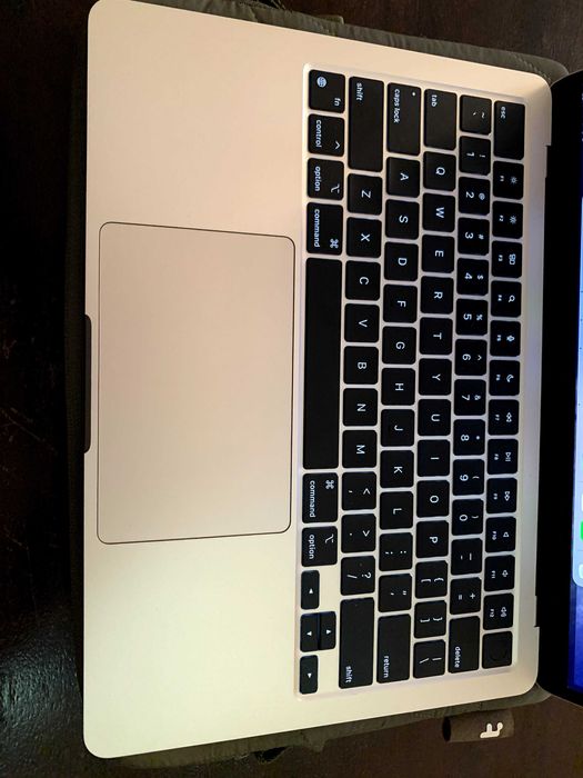 Macbook Air M2, 8GB RAM, 256GB SSD
