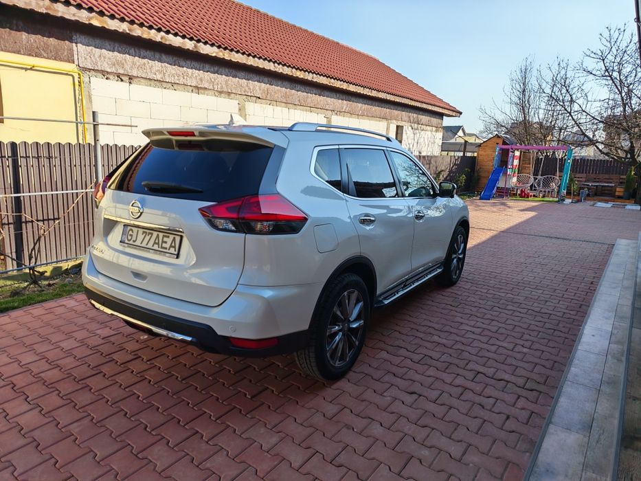 Nisaan X-trail Tekna BOSE 1.6