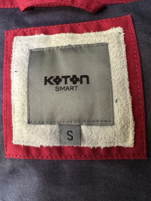 Ветровка красная