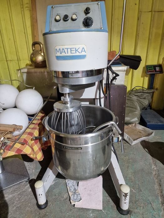 Продам миксер Mateka