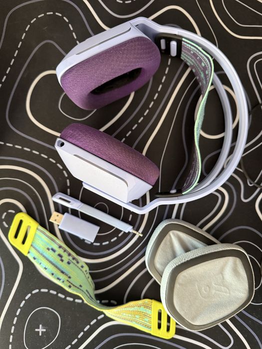 Игровые наушники Logitech G733