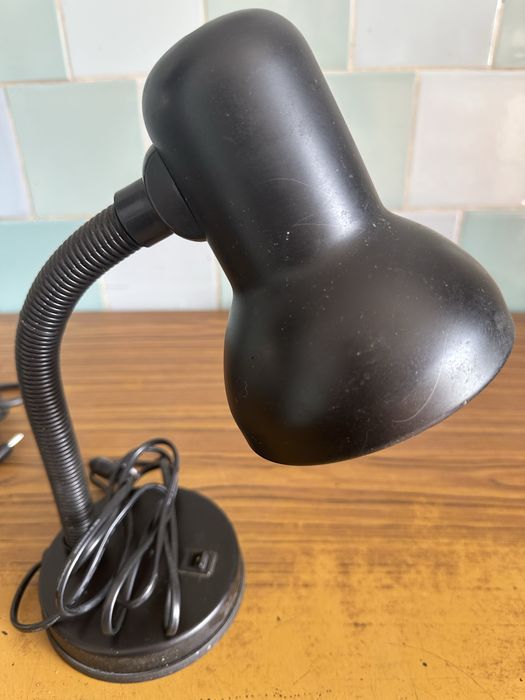 Настольная лампа черная