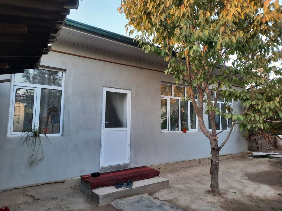 Ховли уй сотилади 7 хона Битта ховлида 2 уй Алохида 2та оила яшаса бул