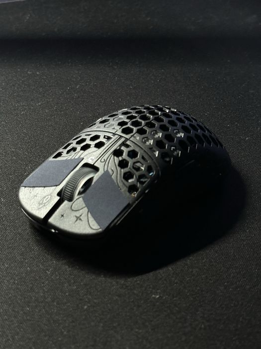 Unius Black Lotus 8K